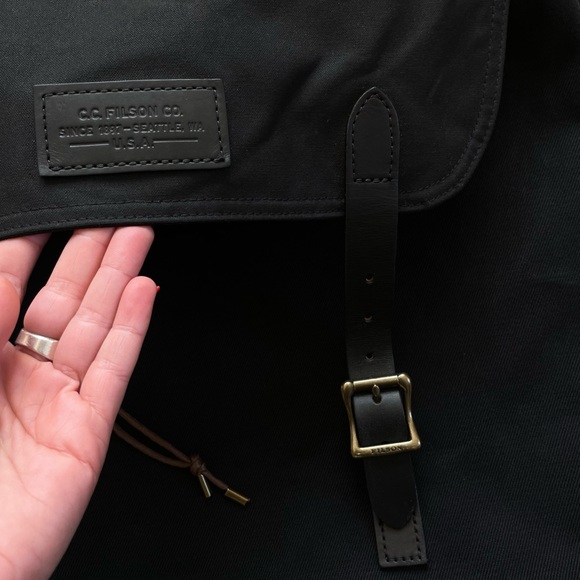 LIKE NEW Filson Ranger twill canvas and leather backpack - Picture 9 of 16